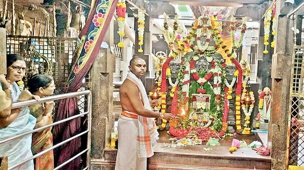 ఈరన్న స్వామికి ప్రత్యేక పూజలు