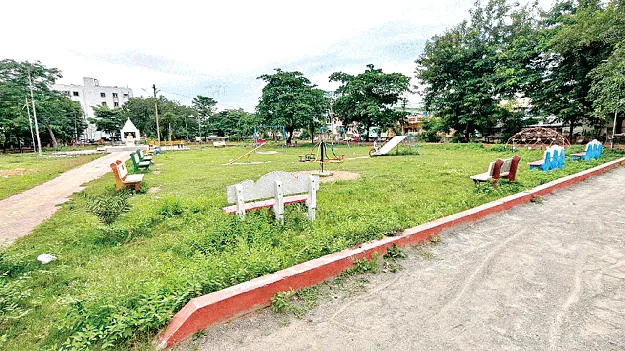 andhrajyothi help to people through news అండగా నిలిచి.. అవస్థలు తీర్చి