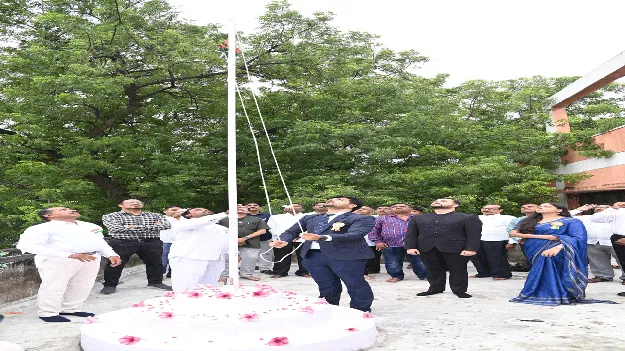 kumaram bheem asifabad- వాడవాడలా ఎగిరిన జెండా