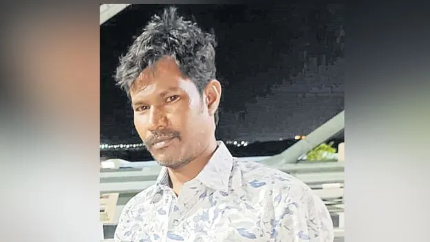 Karimnagar: మద్యం తాగించి.. చెవుల్లో పురుగుల మందు పోయించి