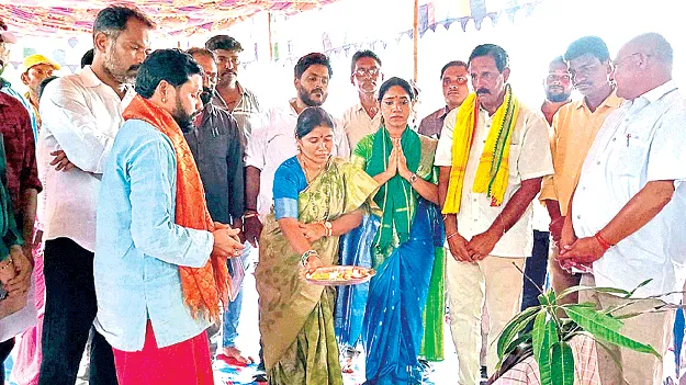  పీఏసీఎస్‌ అభివృద్ధికి కృషి: విప్‌ 