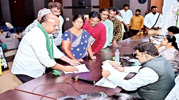 ప్రతి శుక్రవారం రెవెన్యూ గ్రీవెన్స్‌: కలెక్టర్‌ 