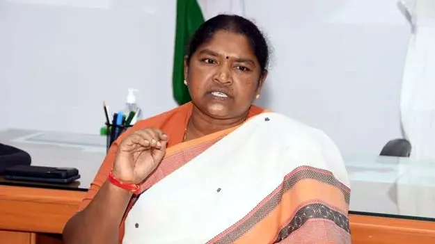 Seethakka: ఆదివాసీల మీద కేంద్రం దాడి: మంత్రి సీతక్క