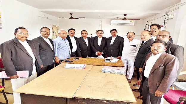   మన్యం జిల్లాలో విలీనం చేయాలి