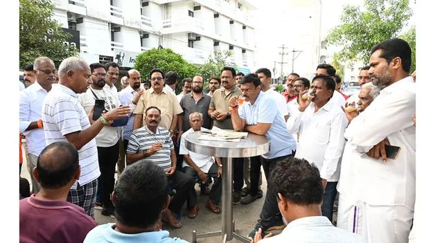 స్థానిక సంస్థల ఎన్నికలకు సిద్ధం కావాలి 