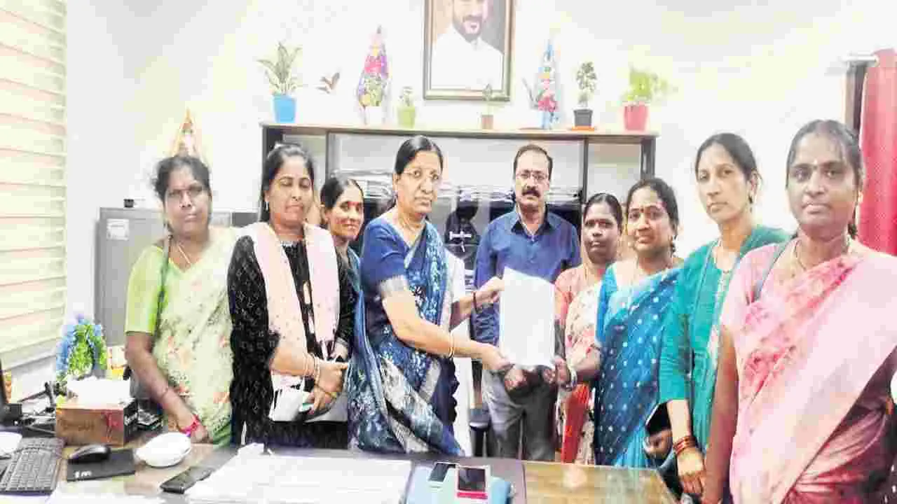 వేతన వెతలు