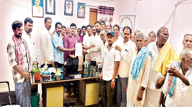 పంపు సెట్లకు విద్యుత్‌ సదుపాయం కల్పించాలి