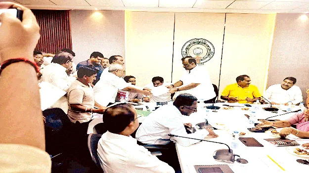 పాలకొండను జిల్లాగా చేయండి 