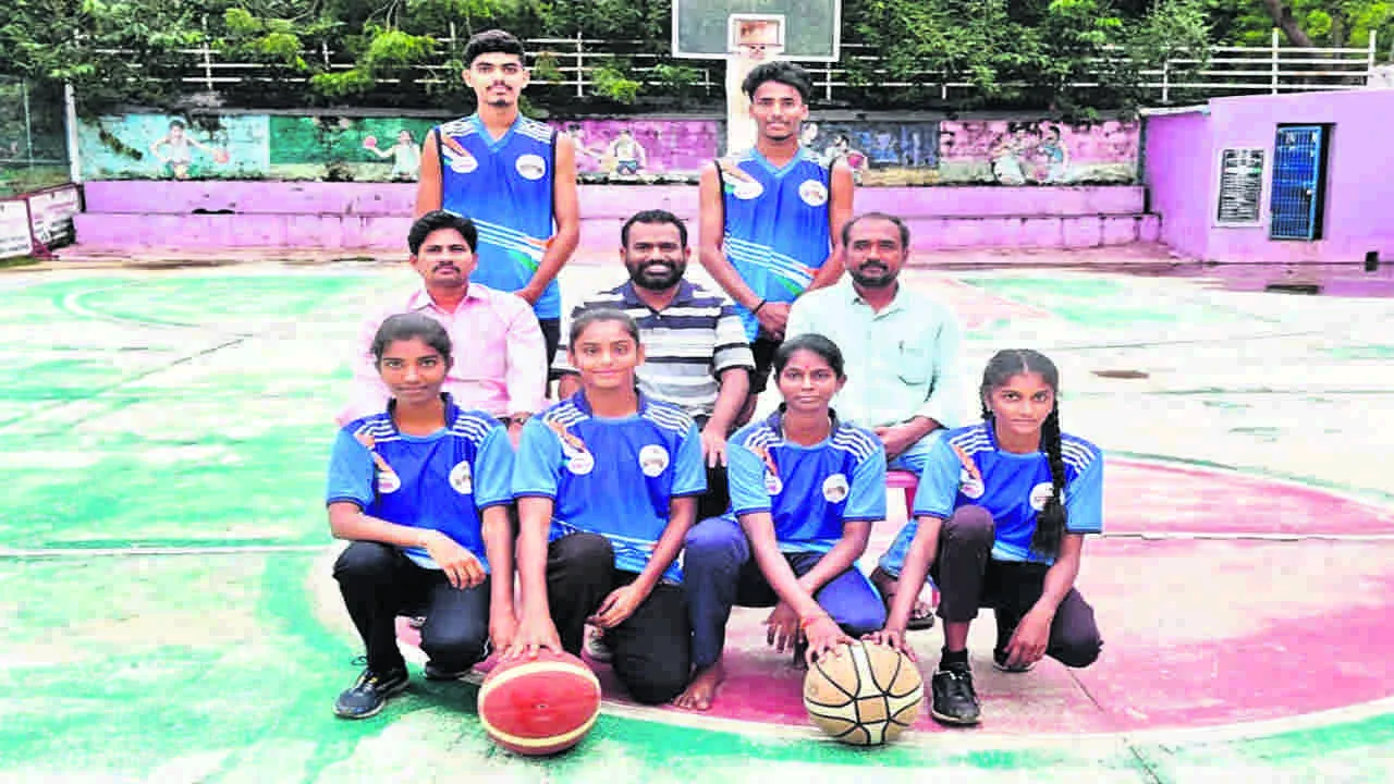 GAMES: రాష్ట్రస్థాయి పోటీలకు ధర్మవరం విద్యార్థులు