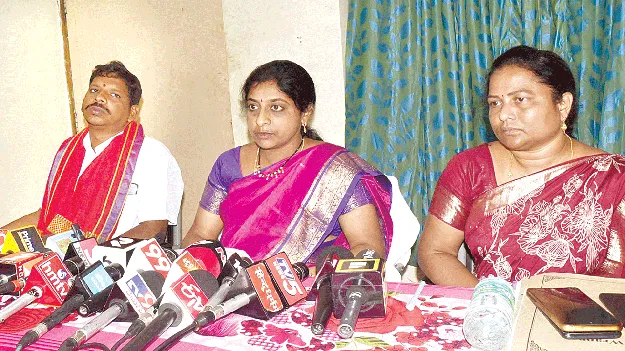 The time for the Sirimanotsavam has been finalized. సిరిమానోత్సవానికి ముహూర్తం ఖరారు 