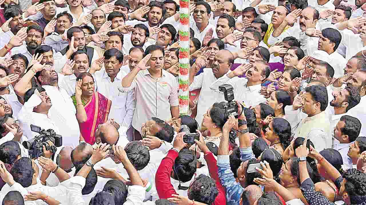 KTR: మళ్లీ బానిసత్వంలోకి నెడుతున్న కాంగ్రెస్‌: కేటీఆర్‌