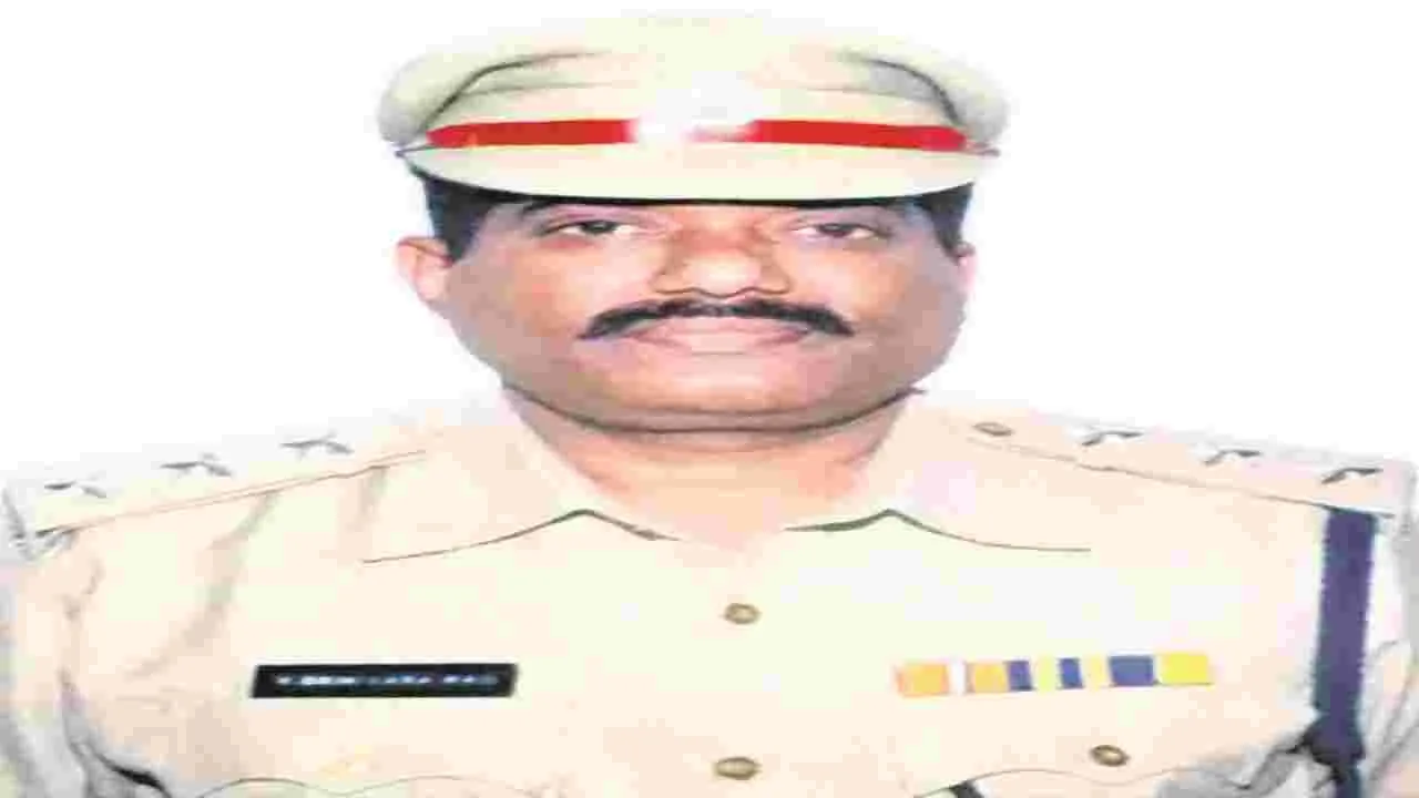 DSP Srinivasa Rao : డీఎస్పీ శ్రీనివాసరావుకు విశిష్ట సేవాపతకం