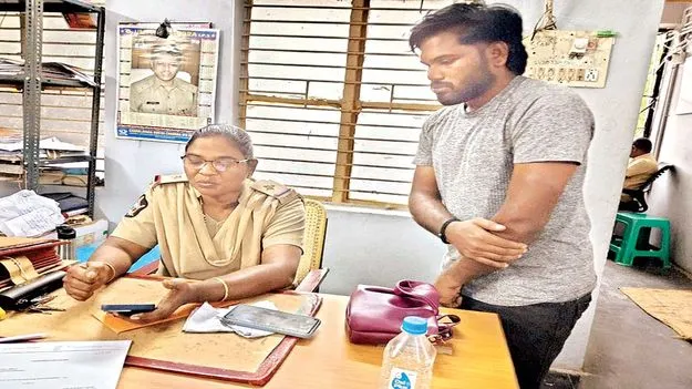 నకిలీ లేఖల బాగోతం బట్టబయలు 