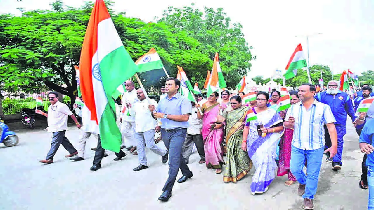 FLAG: ఘనంగా హర్‌ ఘర్‌ తిరంగా