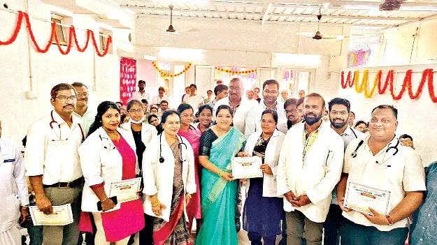 అధికారులు అప్రమత్తంగా ఉండాలి: మంత్రి