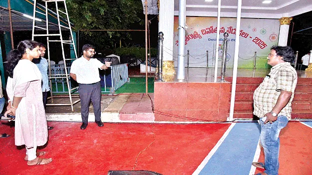 Everything is ready for the flag festival. జెండా పండగకు  సర్వం సిద్ధం 