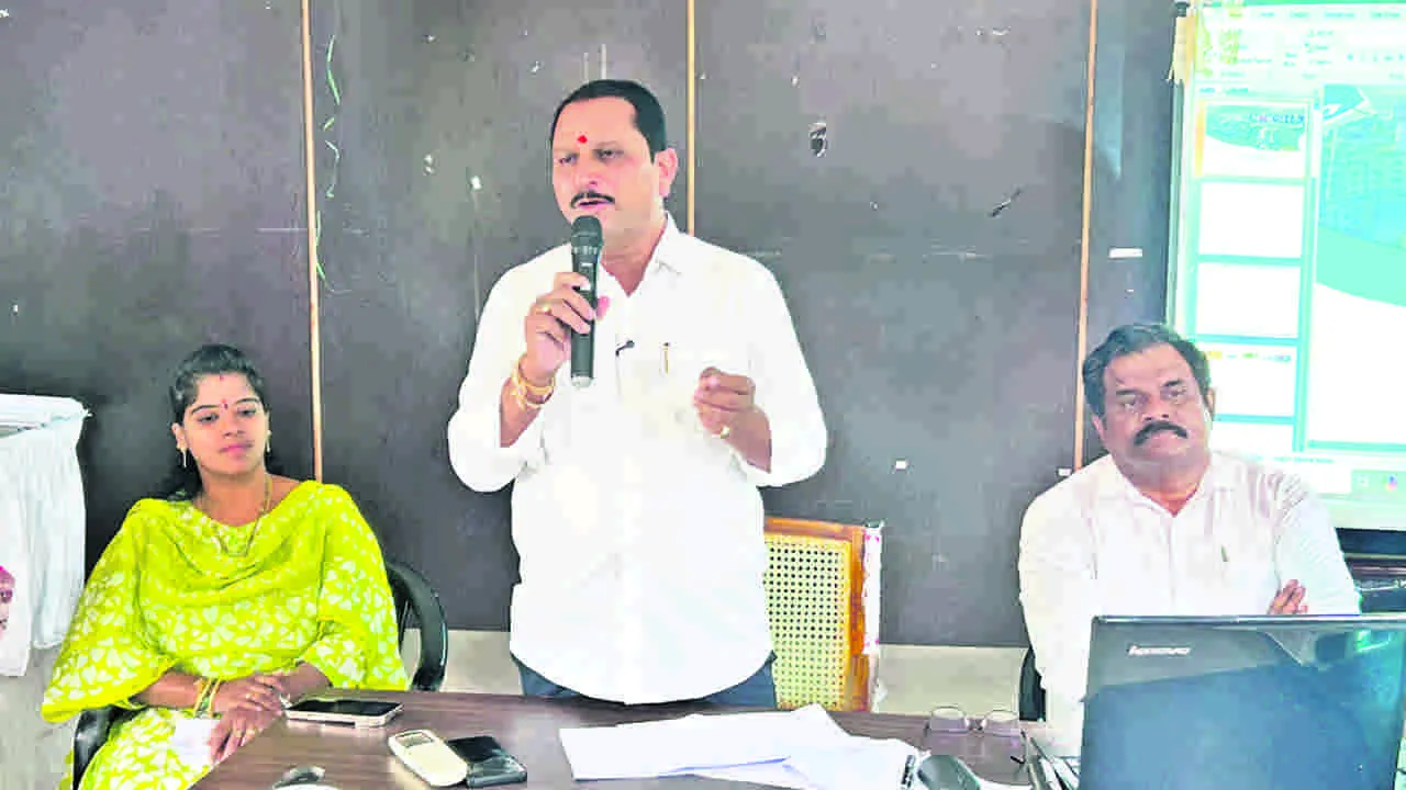 MLA DAGGUPATI: నక్ష రీసర్వేపై దృష్టి సారించాలి