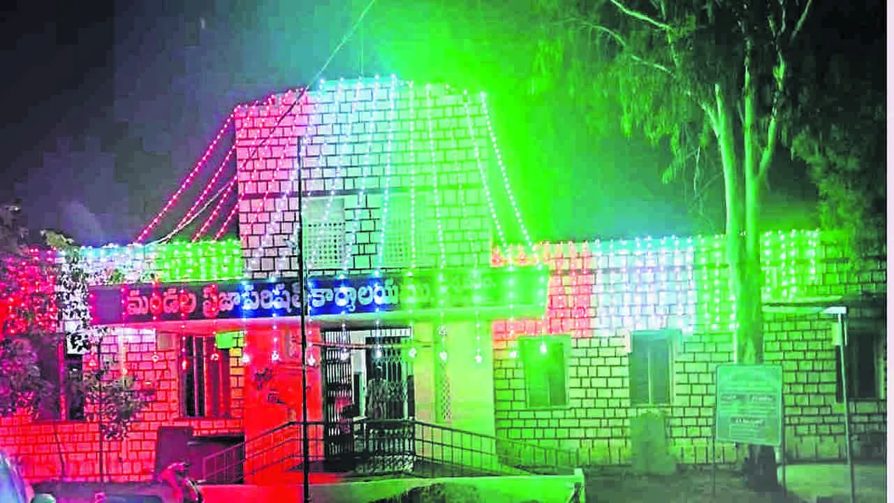 FLAG: స్వాతంత్య్ర దినోత్సవాలకు ముస్తాబు 