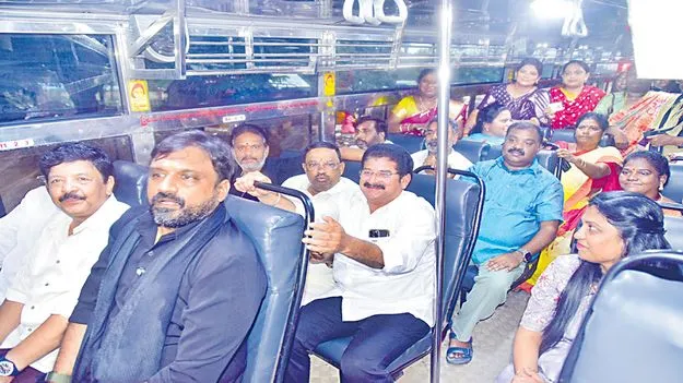 ఆర్టీ‘షీ’ బస్‌!