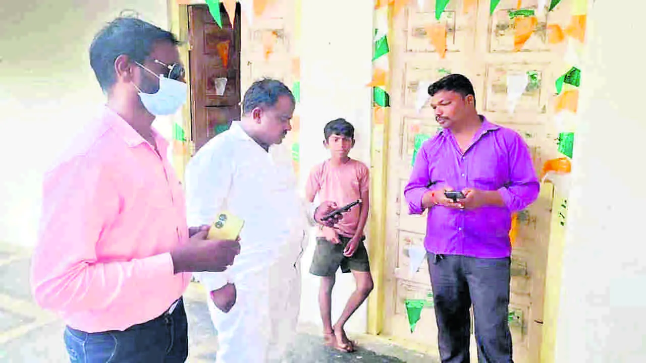 HOSTELS: హాస్టళ్లలో పర్యవేక్షణ కొరవడింది