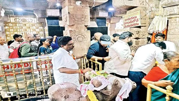 మహానందిలో భక్తుల రద్దీ              