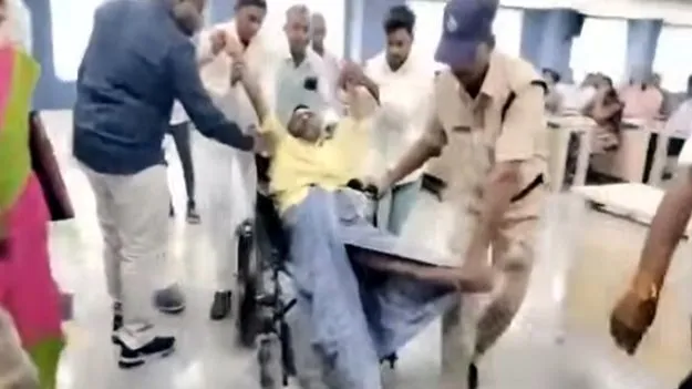 Disabled Man: దివ్యాంగుడి సమస్యపై కదిలిన అధికారులు