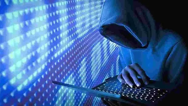 Online Fraud: ఆరోగ్యశ్రీ పేరుతో ఖాతాలు ఖాళీ చేసే.. అంతర్రాష్ట్ర సైబర్‌ నేరగాడి అరెస్టు