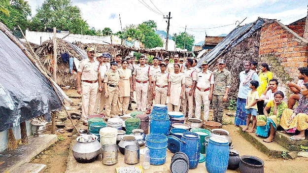 రెడ్డివానివలసలో కార్డన్‌ సెర్చ్‌