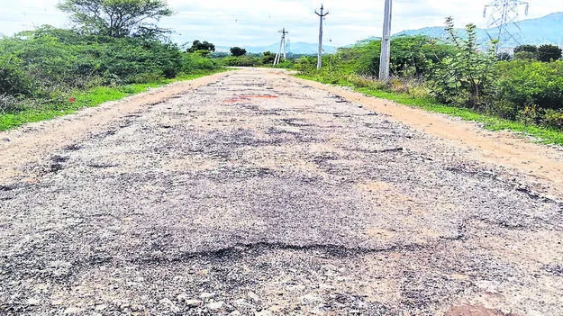 ROADS:  ప్రయాణం నరకం 