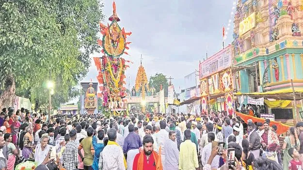 వైభవంగా ఆంజన్న రథోత్సవం