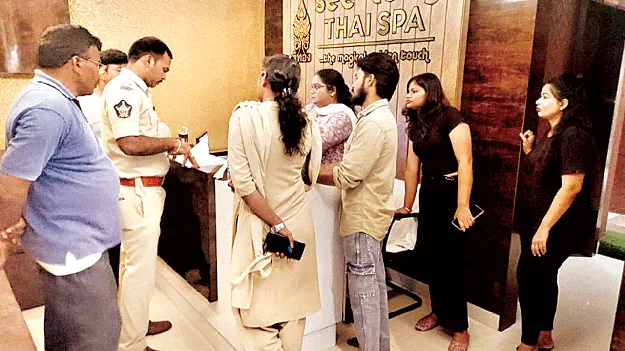 స్పా సెంటర్ల తనిఖీ 