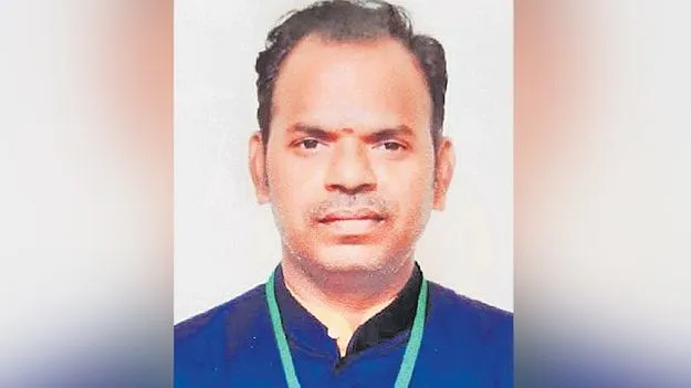 Adilabad: ఆదివాసీ ఉపాధ్యాయుడికి అరుదైన గౌరవం