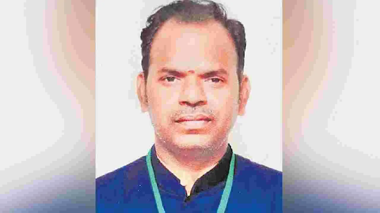 Adilabad: ఆదివాసీ ఉపాధ్యాయుడికి అరుదైన గౌరవం