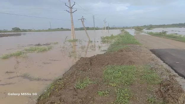 గోదావరికి వరదపోటు
