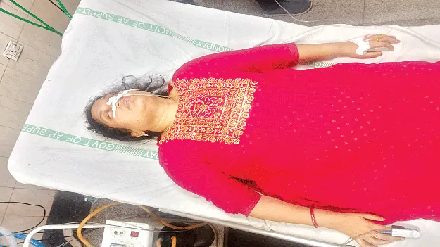 కేజీబీవీ ప్రిన్సిపాల్‌ ఆత్మహత్యాయత్నం 