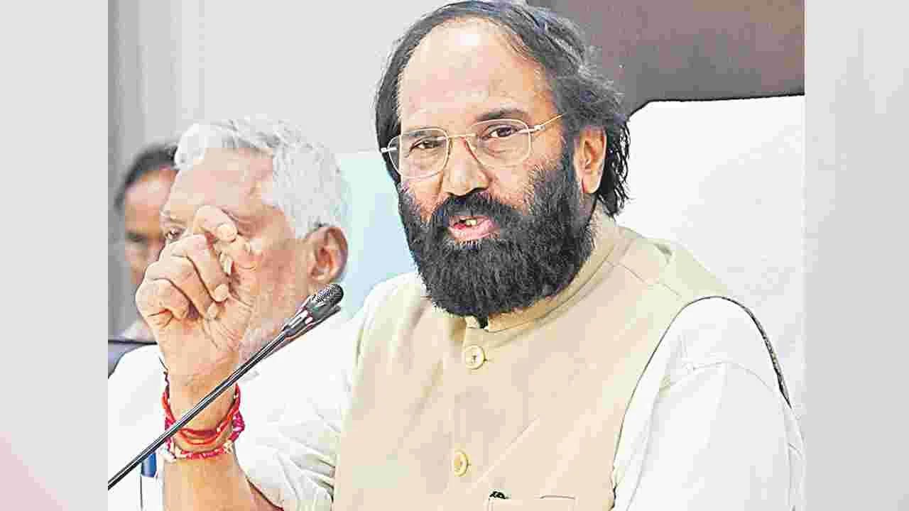 Uttam Kumar Reddy: ప్రాజెక్టుల డిజైన్లపై దృష్టి పెట్టండి: మంత్రి ఉత్తమ్‌