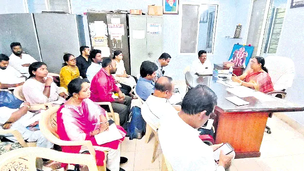 పారిశుధ్య పనులపై శ్రద్ద వహించండి : డీపీఓ