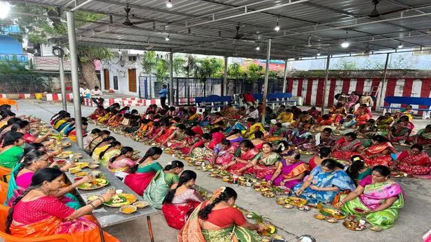 ధర్మపురి క్షేత్రంలో శ్రావణ సందడి