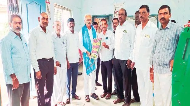 జిల్లాలో యూరియా కొరత లేదు 