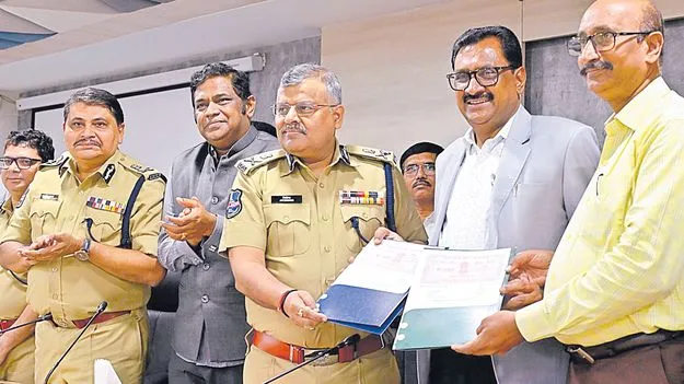 Ambedkar Open University: పోలీసు డిగ్రీ