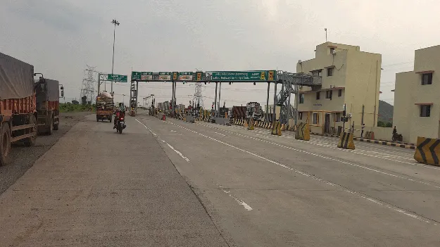 kumaram bheem asifabad- అమల్లోకి టోల్‌గేట్‌ రాయితీ చార్జీలు