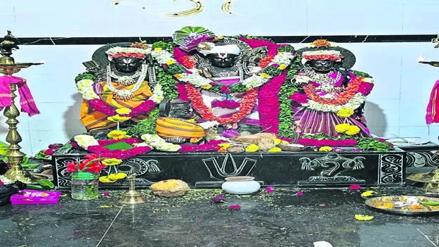 GOD: ఘనంగా సీతారాముల విగ్రహ ప్రతిష్ఠ