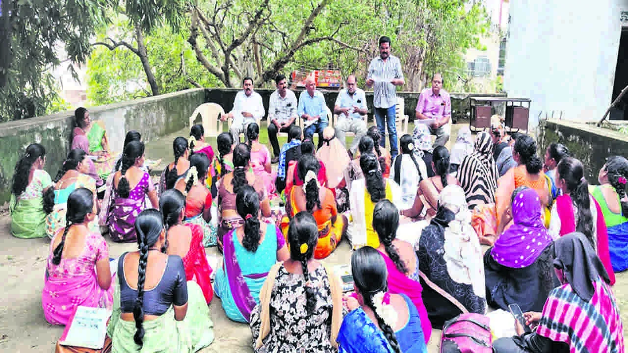 MEETING: నిరక్షరాస్యులను అక్షరాస్యులను చేద్దాం