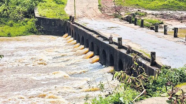 గెడ్డల ఉధృతి తగ్గుముఖం