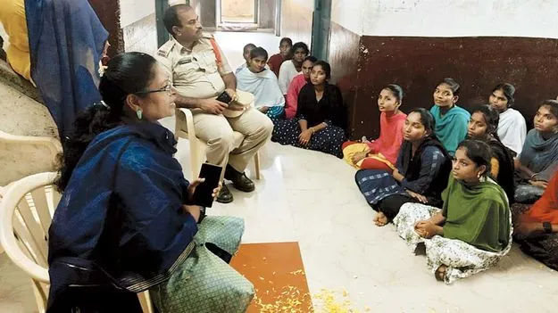 బాల్యవివాహాలకు దూరంగా ఉండాలి 