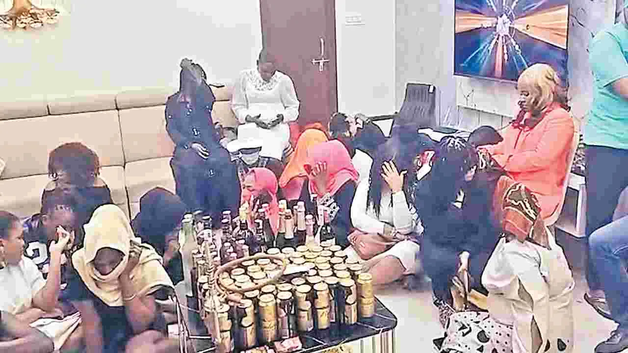 Police Raid: ఫాంహౌస్‌ పార్టీపై పోలీసుల దాడి