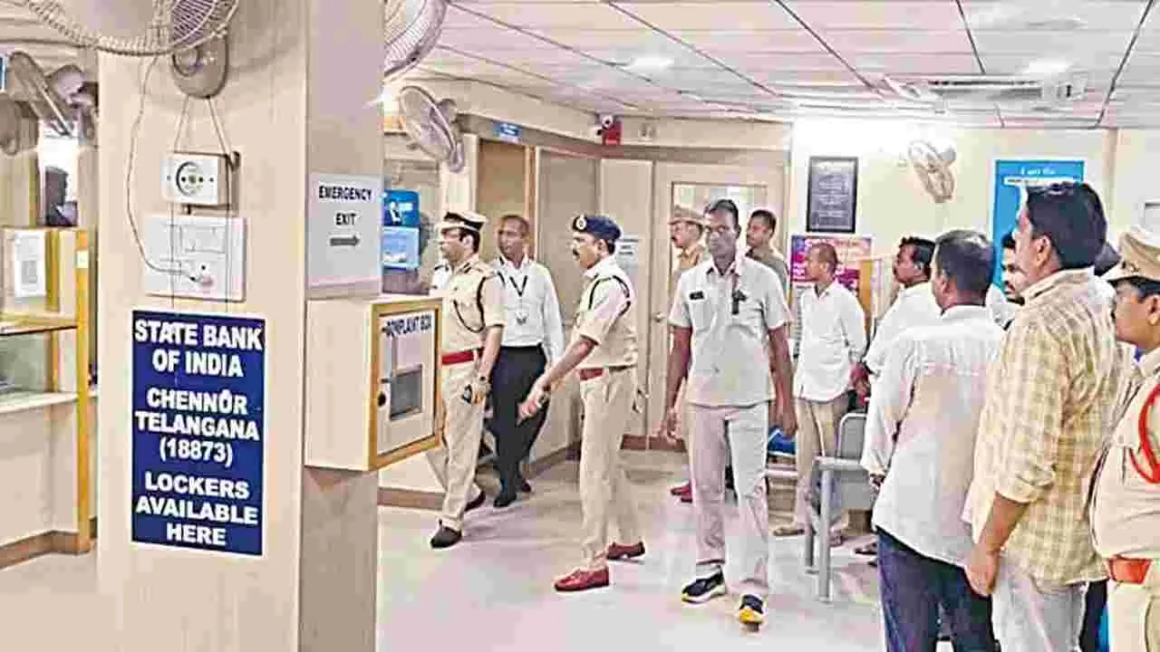 Mancherial: తనఖా బంగారంతో చెక్కేశాడు