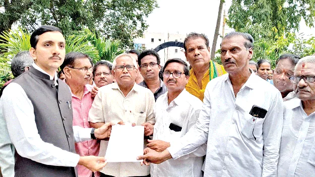 పాలకొండను జిల్లాగా చేయాలి 