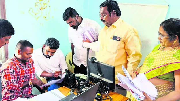 TDP: ప్రజా సమస్యలపై పరిటాల శ్రీరామ్‌ దృష్టి