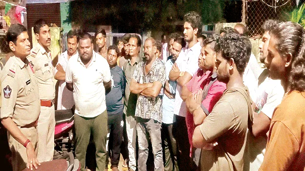 డీజేలను వినియోగించవద్దు: సీఐ